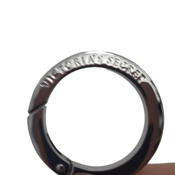 Victoria Secret - Keychain - Micro - Silver - Snake Skin - Backpack - Picture 2 of 2